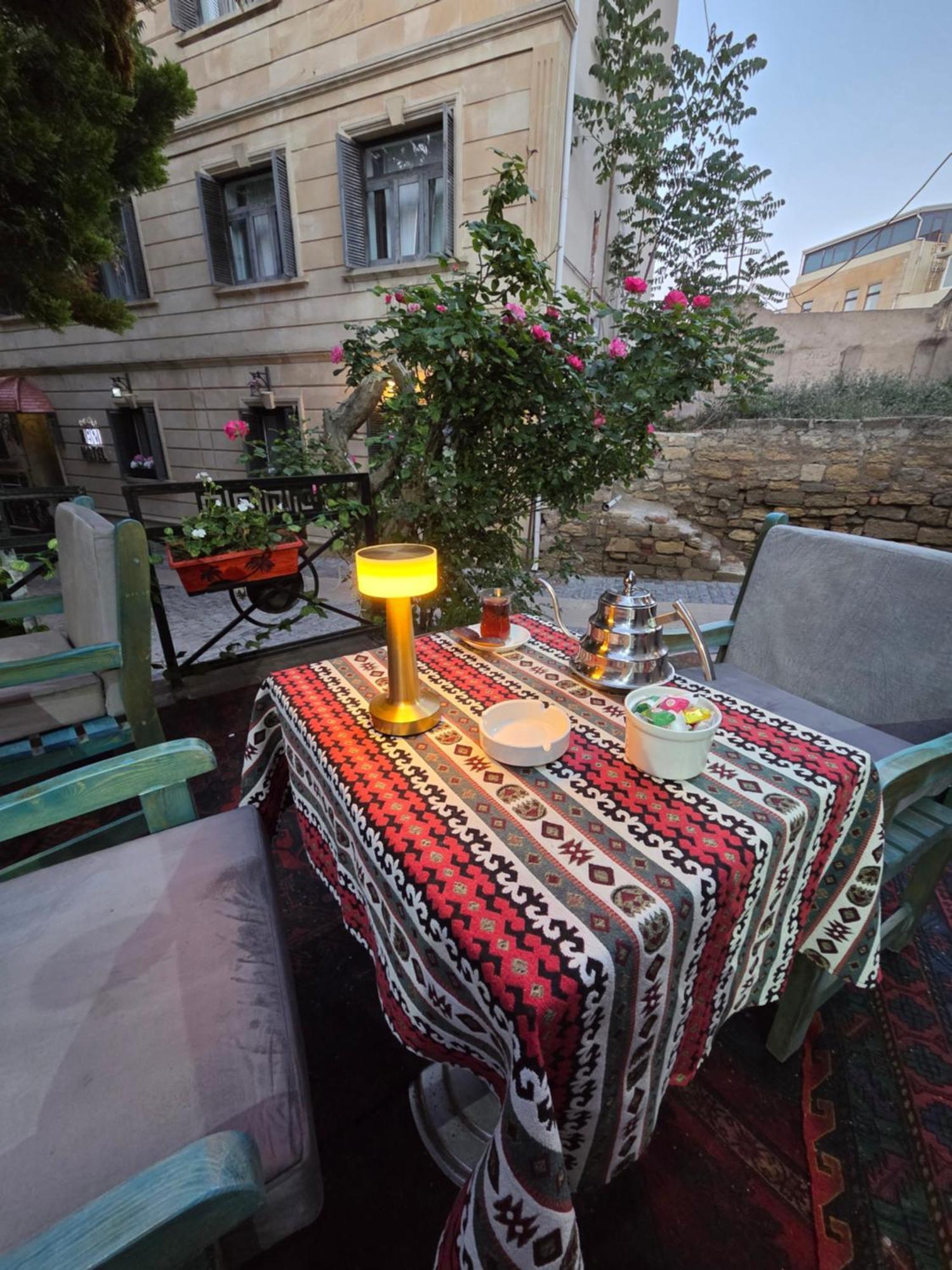Chambers Old City Hotel Баку Екстер'єр фото